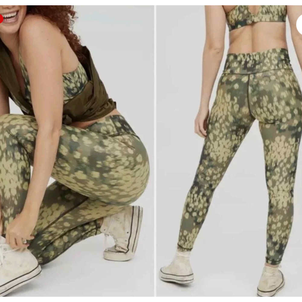 Aerie Offline Green Leopard Printed Crossover Leggings Size small 0-4